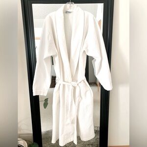 Hammacher Schlemmer White Luxury Turkish Robe